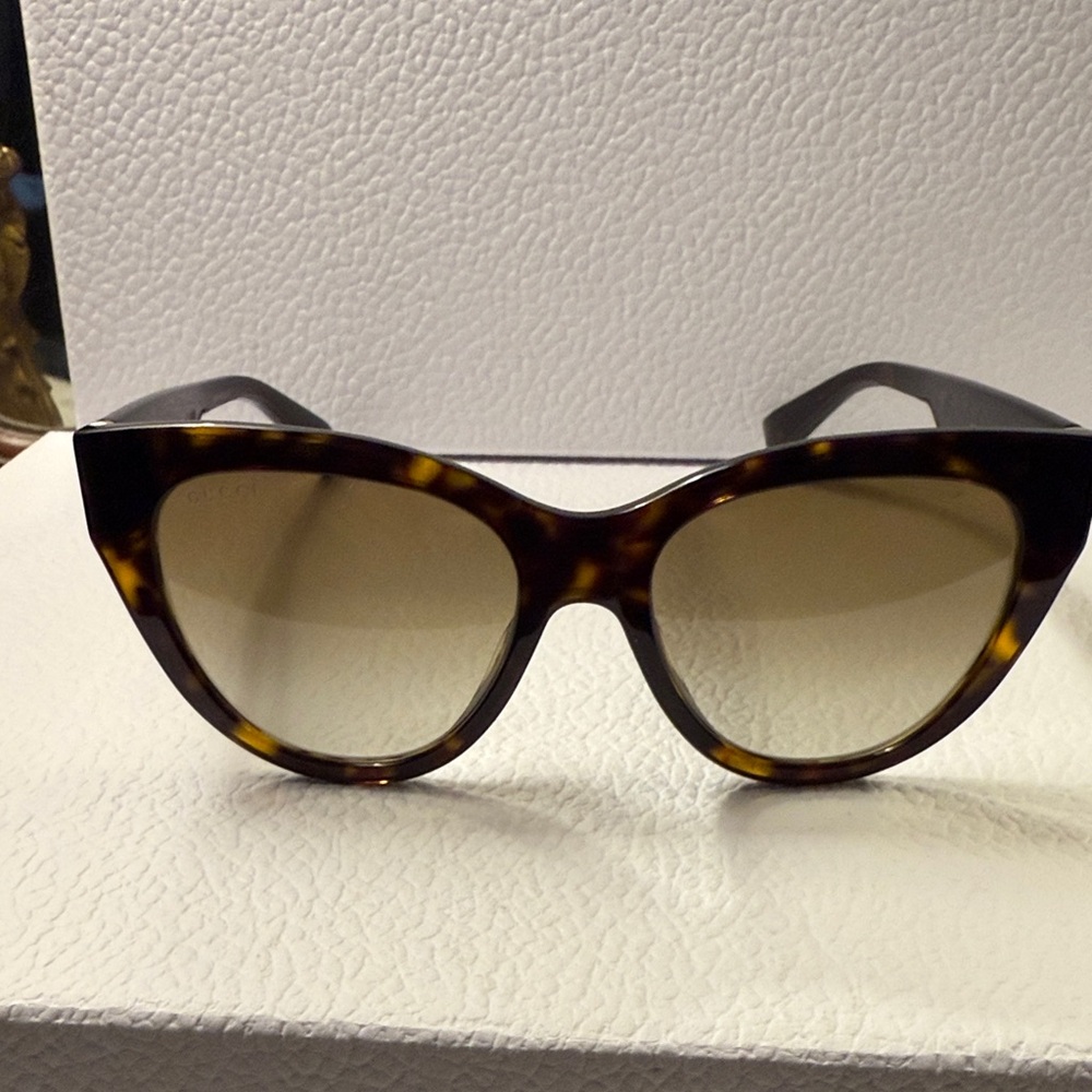 Gucci 53mm Cat-Eye Sunglasses in Dark Havana Brown - Picture 6 of 9